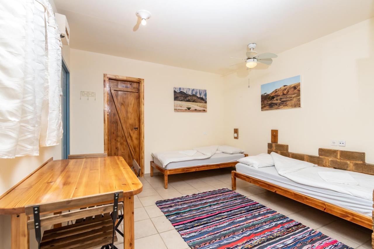Desert Routes Inn Shvilim Ba Midbar Hazeva Exterior photo