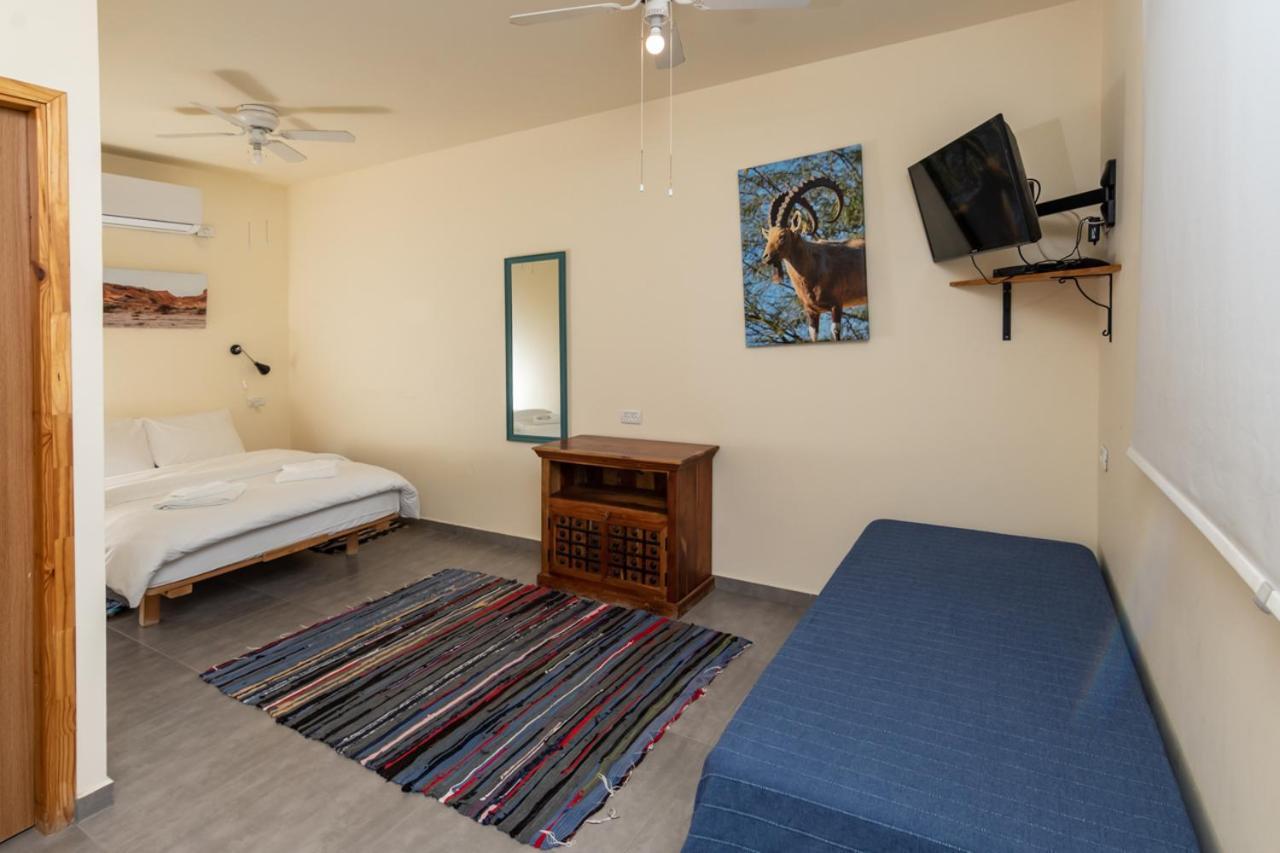 Desert Routes Inn Shvilim Ba Midbar Hazeva Exterior photo