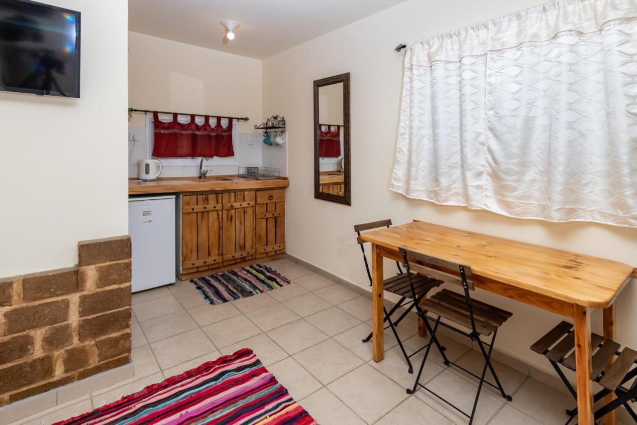 Desert Routes Inn Shvilim Ba Midbar Hazeva Exterior photo